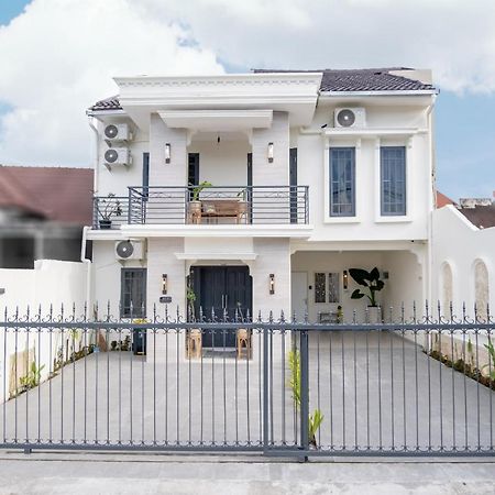 Siji Plemburan Vacation Home Kejayan Kültér fotó